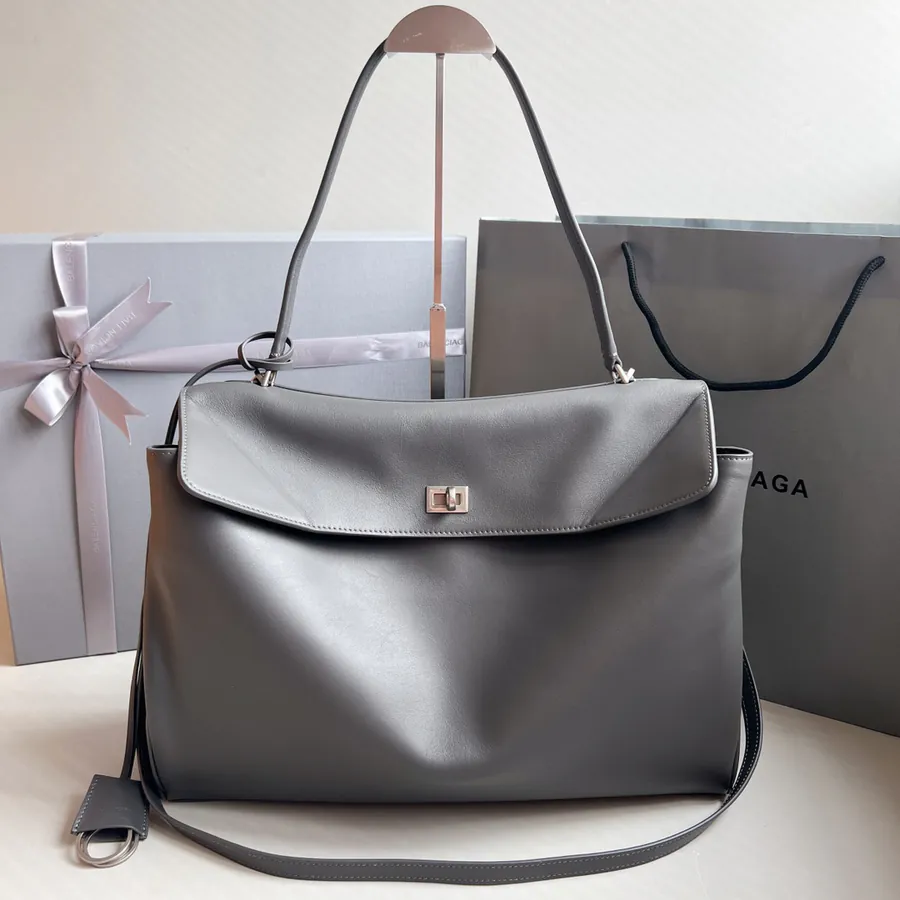 Paris@Home Rodeo Luxury Bucket Bag with Grained Calfskin