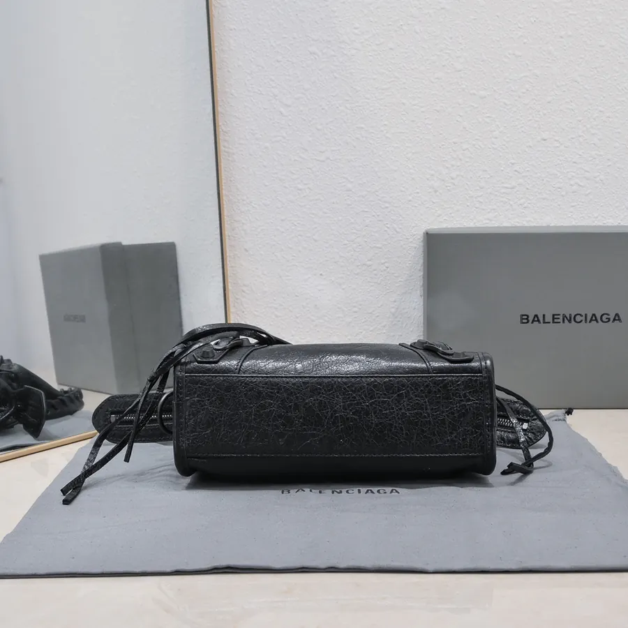Barjaka Classic Motorcycle Bag in Black with Black Nails