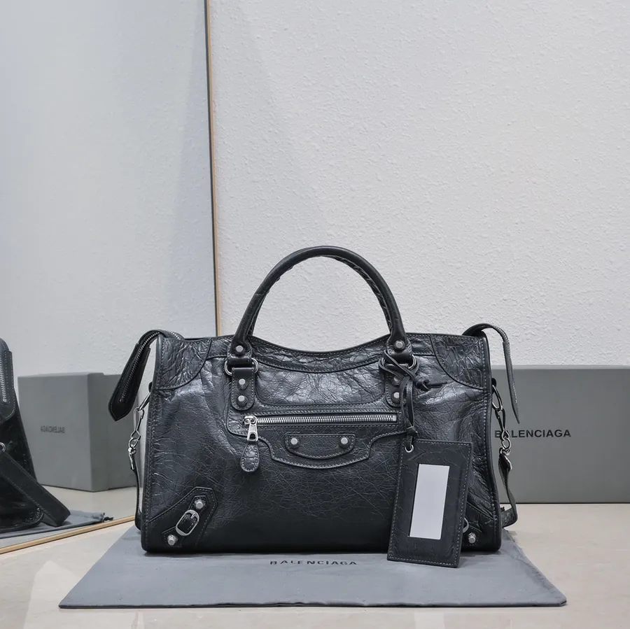 Barjaka Classic Motorcycle Bag in Grained Calfskin 38 cm