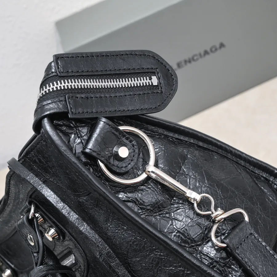 Barjaka Classic Motorcycle Bag in Black with Silver Nails