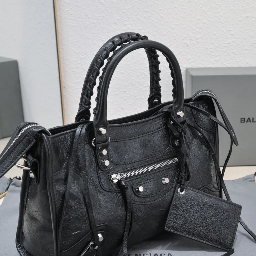 Barjaka Classic Motorcycle Bag in Black with Silver Nails