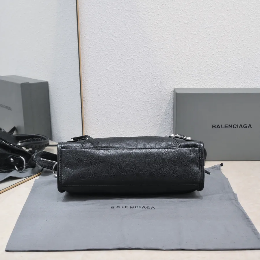 Barjaka Classic Motorcycle Bag in Black with Silver Nails
