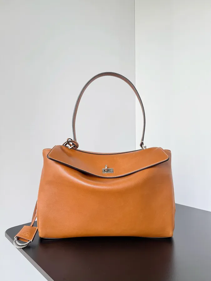 Baleanciağa Rodeo Oversized Bag with Chic Silhouette