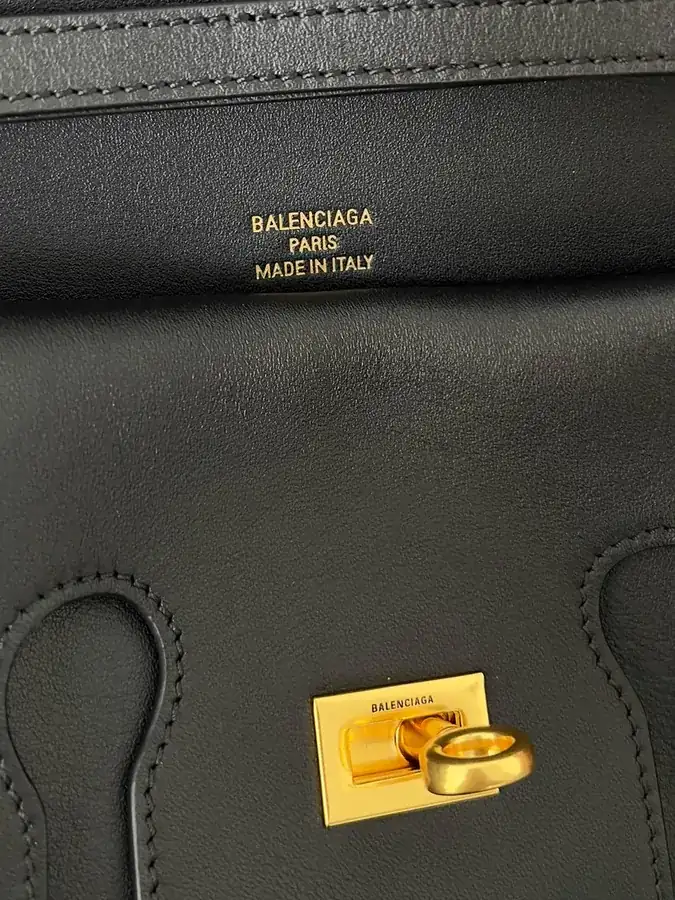 Baleancia Bel Air Clutch