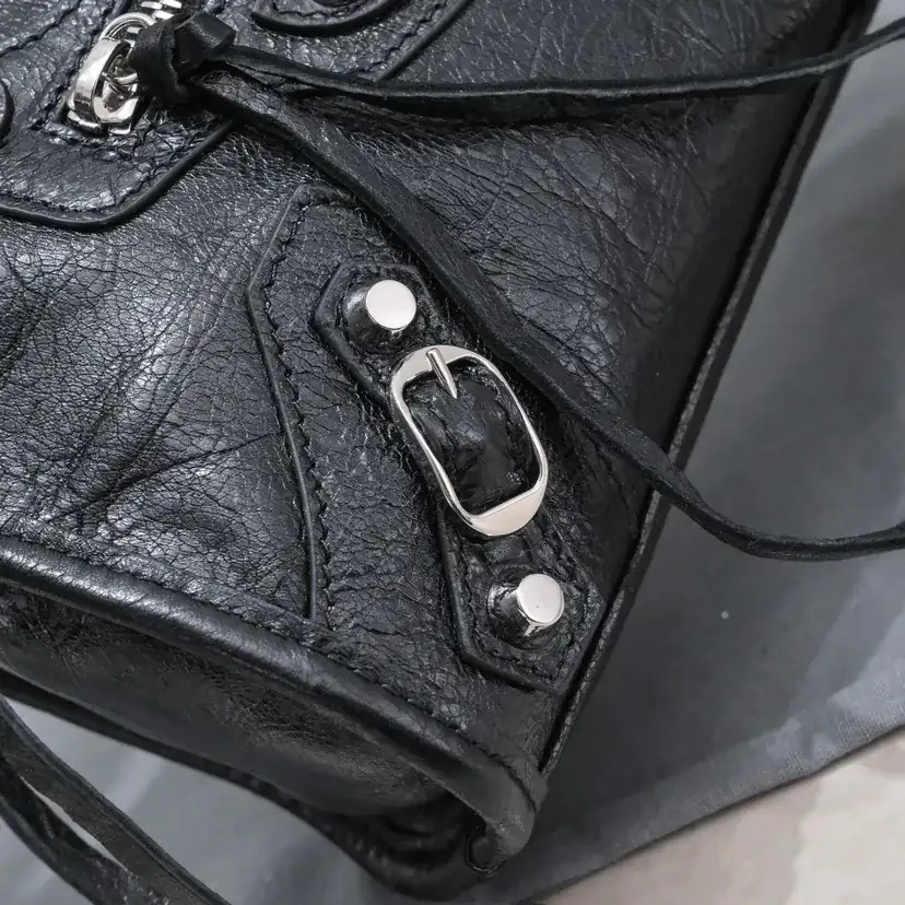 Barjaka Classic Motorcycle Bag in Black with Silver Nails