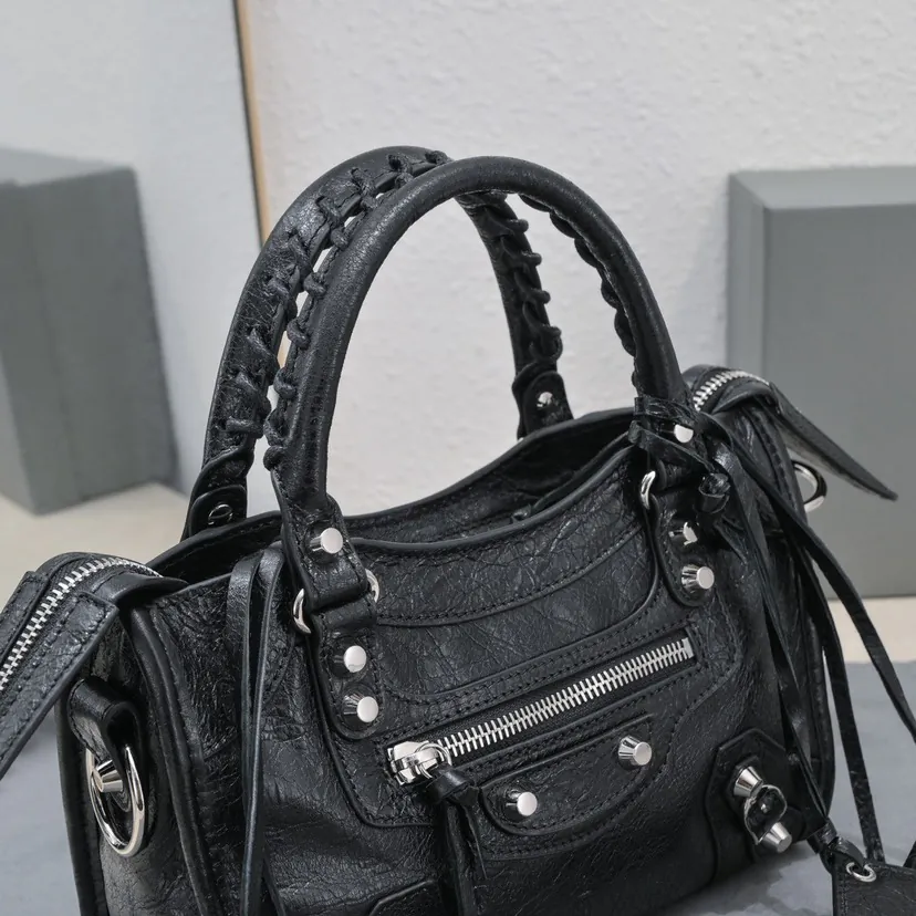 Barjaka Classic Motorcycle Bag in Black with Silver Nails