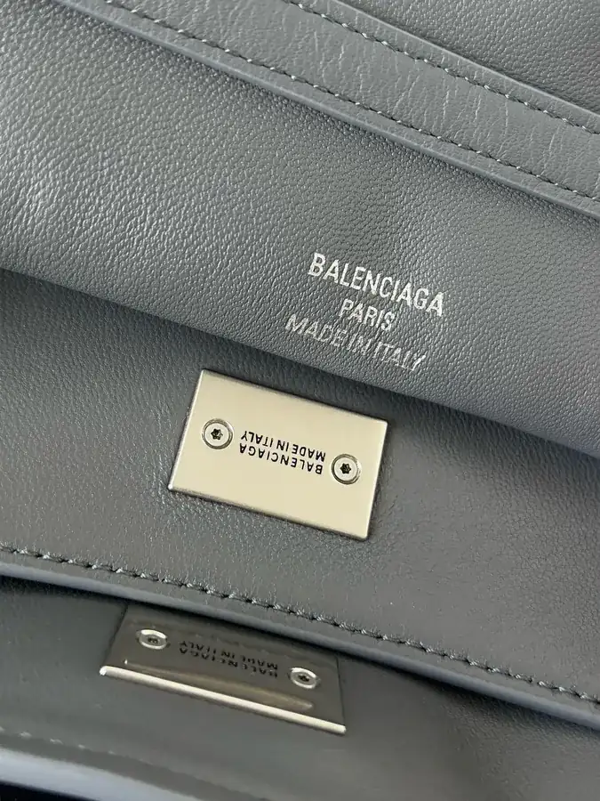 Baleancia Rodeo Oversized Bag with Chic Silhouette
