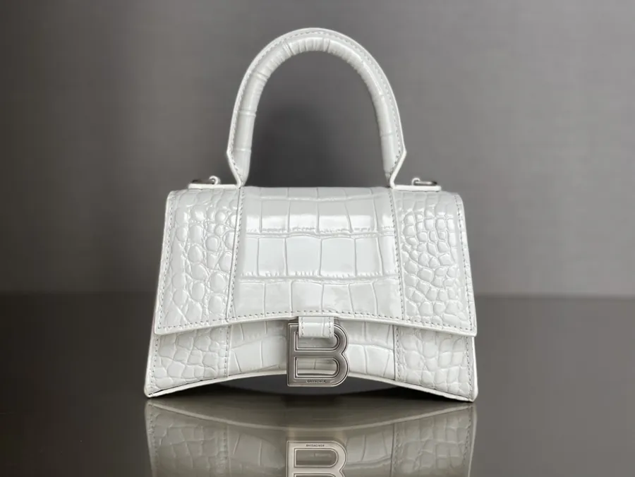 Baleancia Hourglass Sandbag with Crocodile Grain