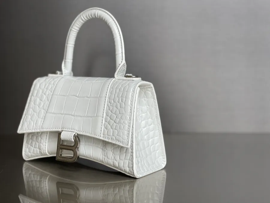 Baleancia Hourglass Sandbag with Crocodile Grain