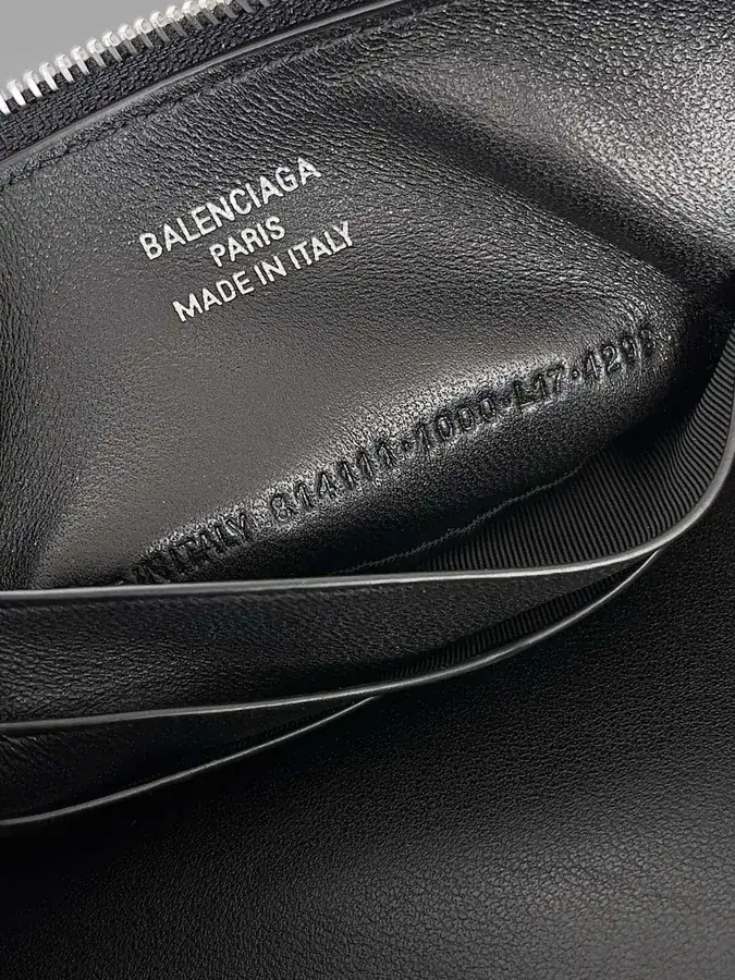 Baleancia Rodeo Bucket Bag with Detachable Strap
