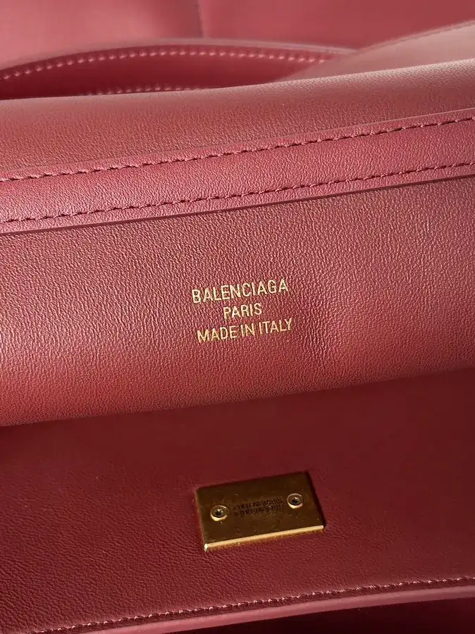 Baleancia Rodeo Oversized Bag with Chic Silhouette
