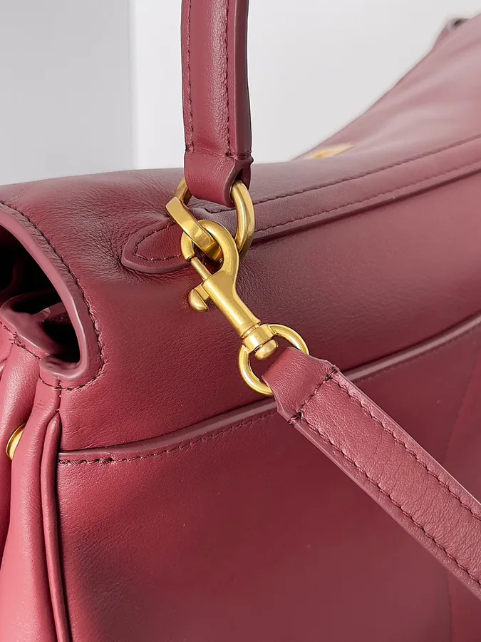 Baleancia Rodeo Oversized Bag with Chic Silhouette