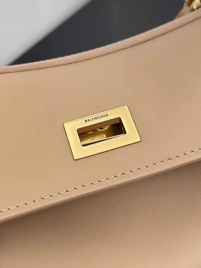 Baleancia Rodeo Oversized Bag with Chic Design