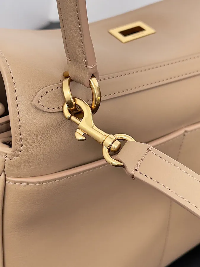 Baleancia Rodeo Oversized Bag with Chic Design