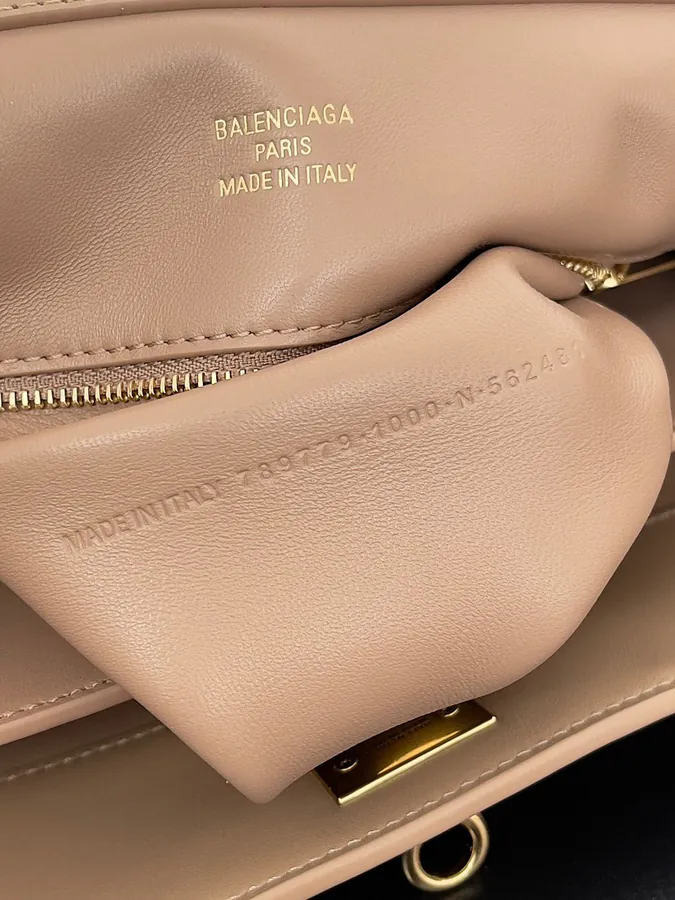 Baleancia Rodeo Oversized Bag with Chic Design