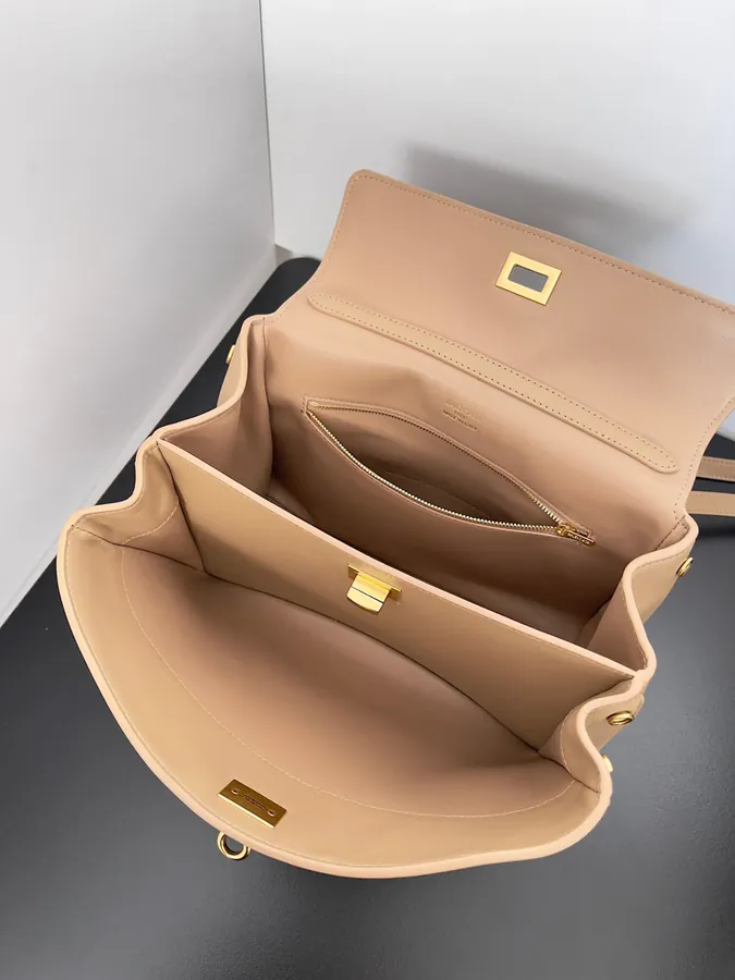 Baleancia Rodeo Oversized Bag with Chic Design