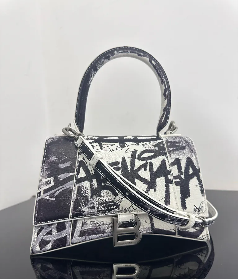 Balestra Hourglass Sandbag in Full Leather