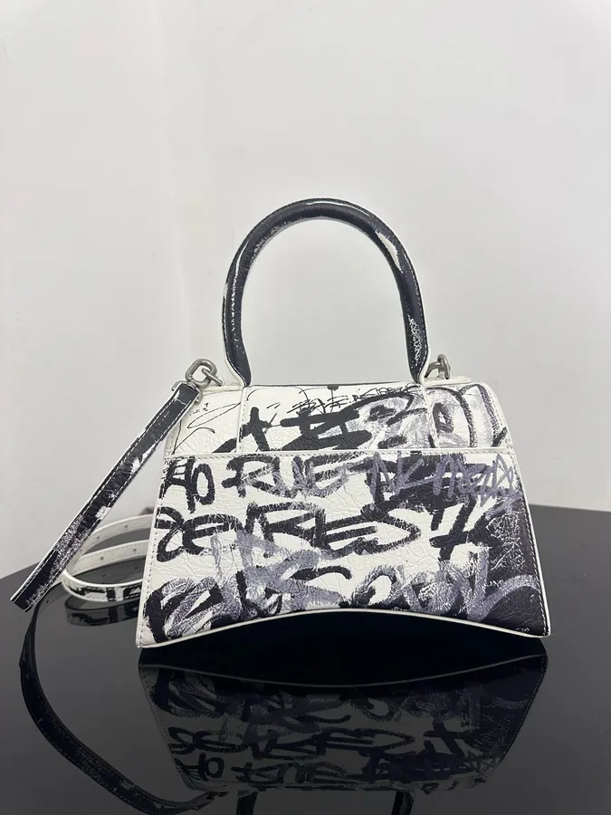 Balestra Hourglass Sandbag in Full Leather