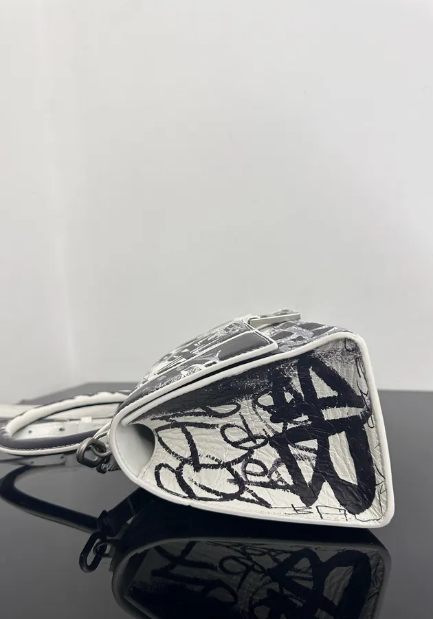 Balestra Hourglass Sandbag in Full Leather