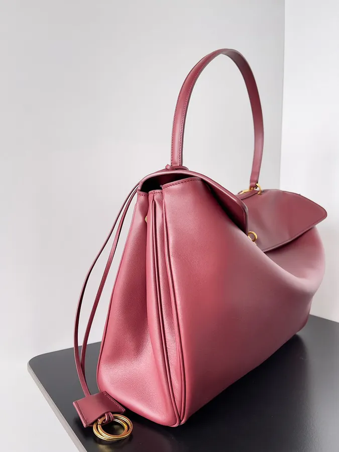 Baleancia Rodeo Oversized Bag with Chic Silhouette