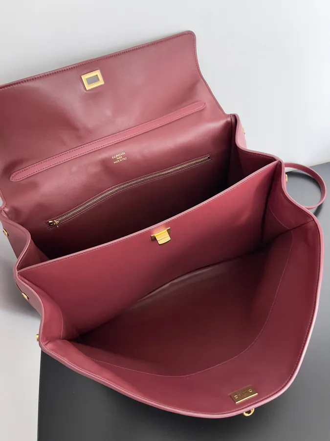 Baleancia Rodeo Oversized Bag with Chic Silhouette