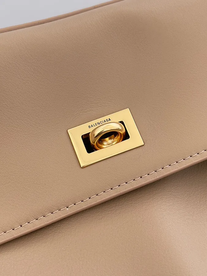 Baleancia Rodeo Oversized Bag with Chic Silhouette