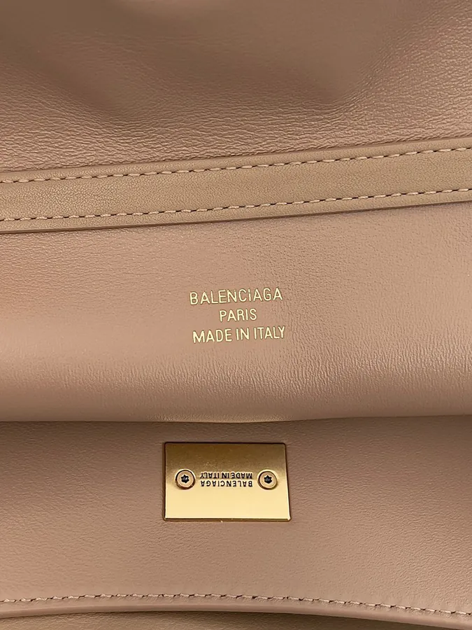 Baleancia Rodeo Oversized Bag with Chic Silhouette
