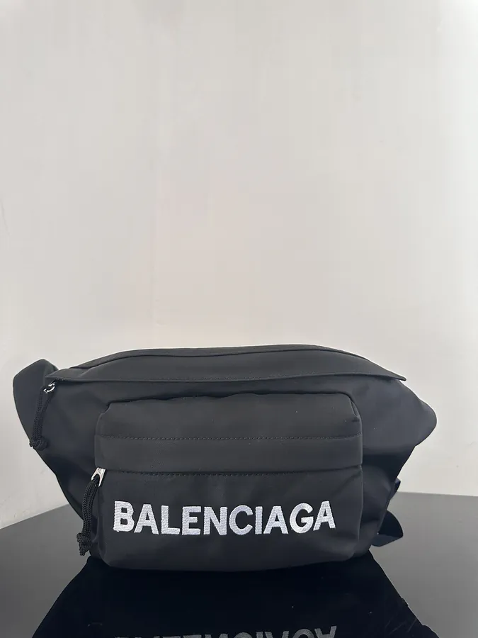 Baleenca* Canvas Embroidered Waist Bag [Black and White]
