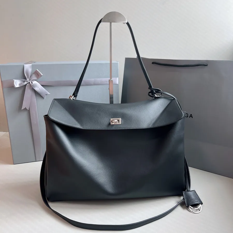 Baleenica Rodeo Luxury Bucket Bag with Vintage Style
