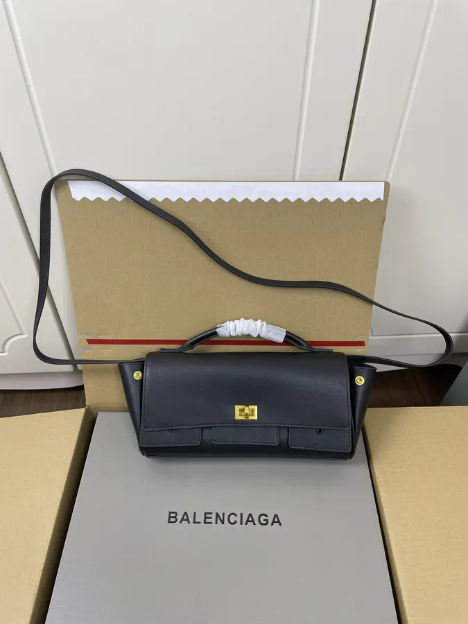 BaleNCIaga Bel Air Clutch