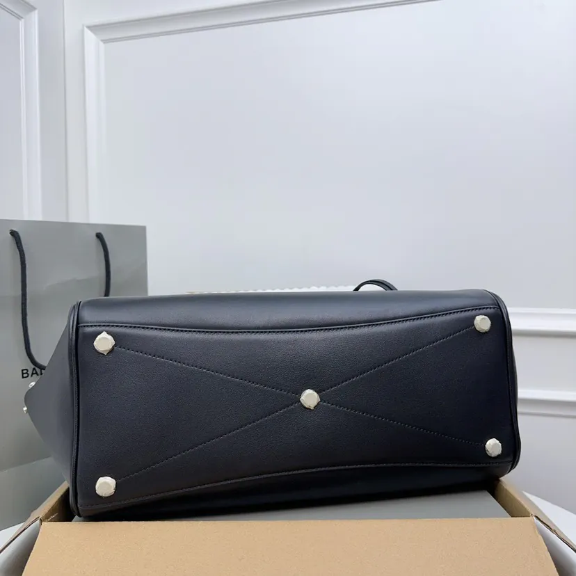 BaleNCIaga Bel Air M码中号
