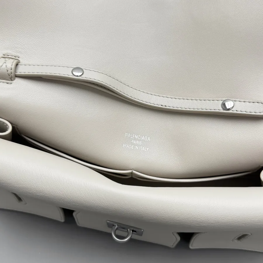 New Color + Plain Powder White B Brand Handbag