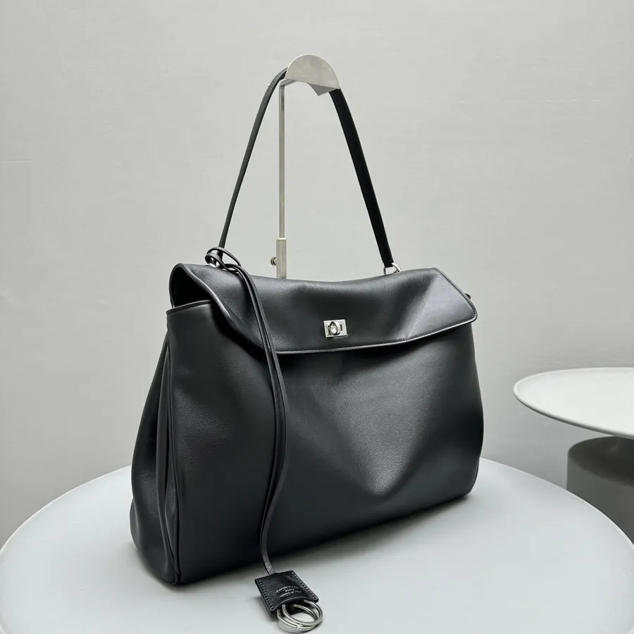 B家 Rodeo 3 Sizes, Casual Style, Grained Calfskin