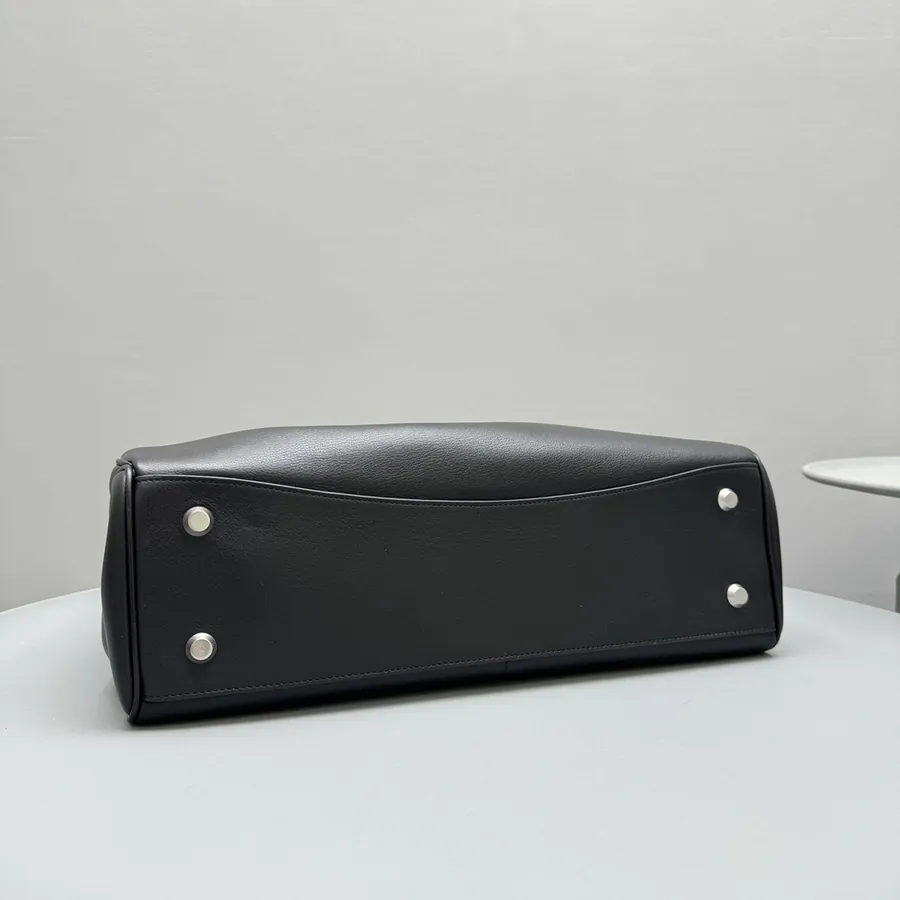 B家 Rodeo 3 Sizes, Casual Style, Grained Calfskin