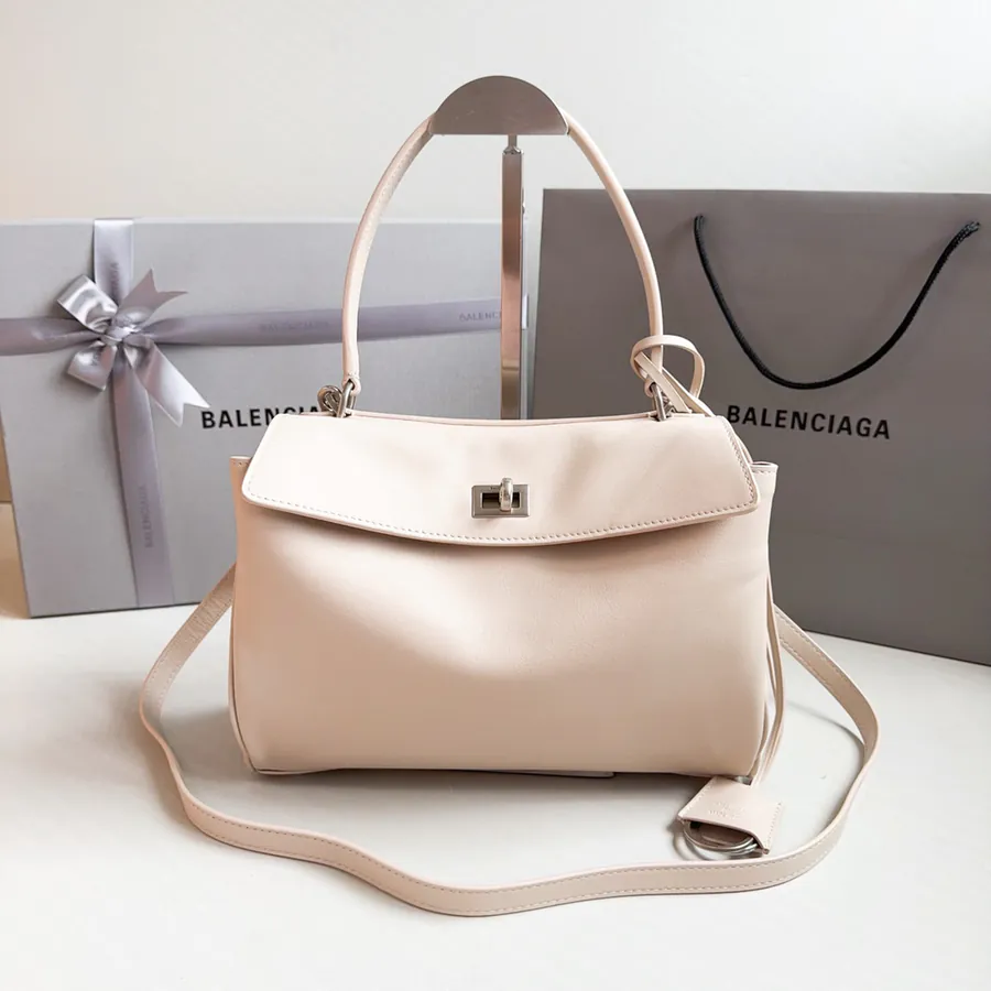 Baleenica Rodeo Bucket Bag with Vintage Style