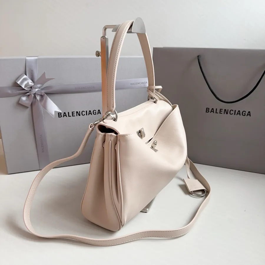 Baleenica Rodeo Bucket Bag with Vintage Style