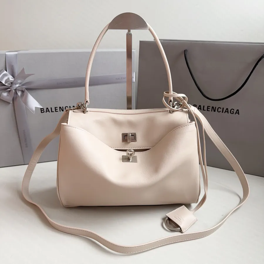 Baleenica Rodeo Bucket Bag with Vintage Style