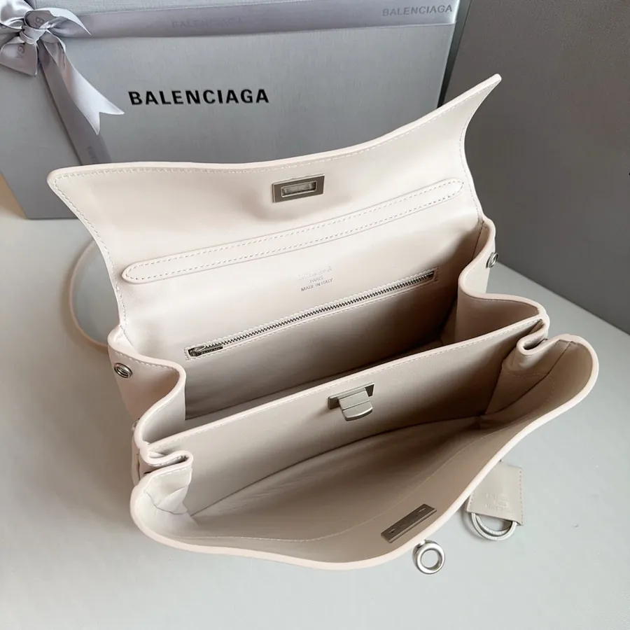 Baleenica Rodeo Bucket Bag with Vintage Style
