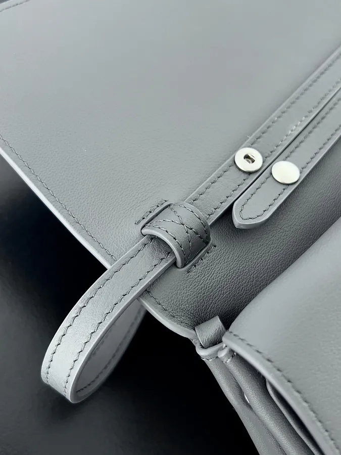 Baleancia Bel Air Clutch