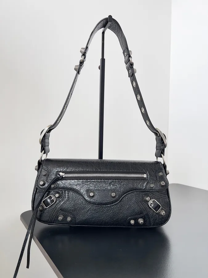 Le Cagole Sling Bag Spring 24 · Practical Everyday Style