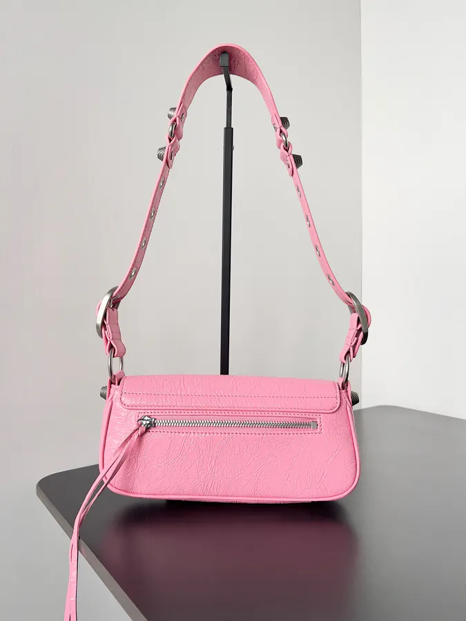 Le Cagole Sling Bag Practical Design, Italian Leather