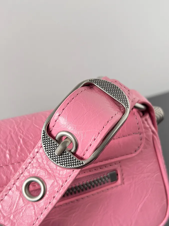 Le Cagole Sling Bag Practical Design, Italian Leather