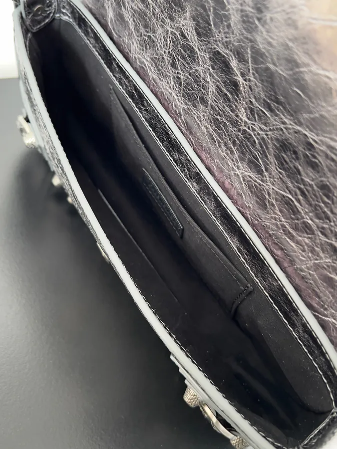 Le Cagole Sling Bag Spring 24 · Practical Everyday Style