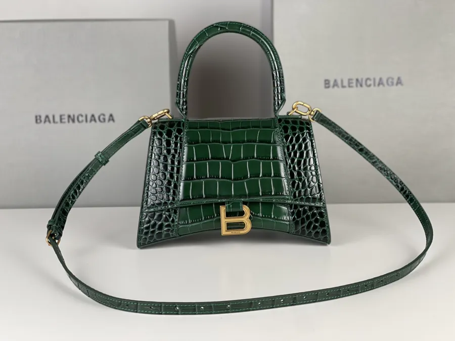 Baleancia 127 Hourglass Sandbag in Emerald Green