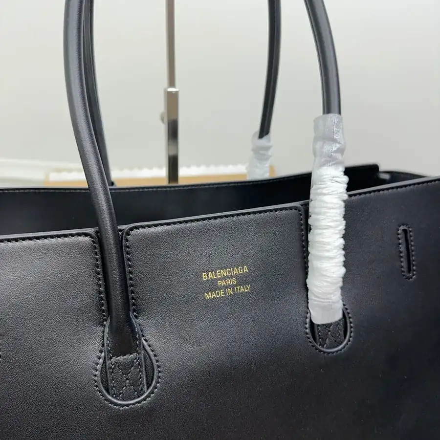 Balenciaga Bel Air Midsize Black Zipper Handbag