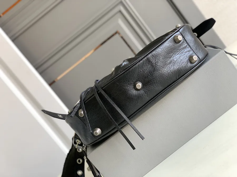Le Cagole Half Moon Bag Large Size