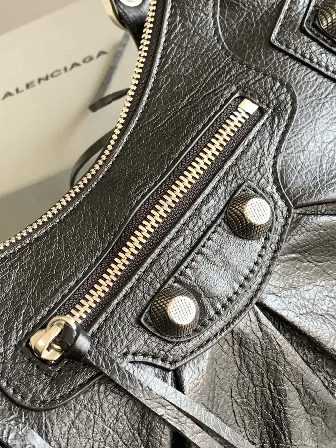Le Cagole Half Moon Bag Large Size