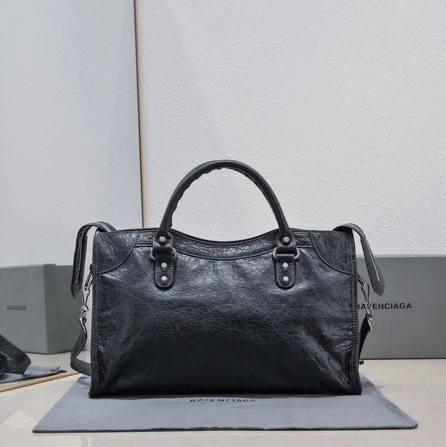 Barjaka Classic Motorcycle Bag in Grained Calfskin, 38 cm, Deep Gray