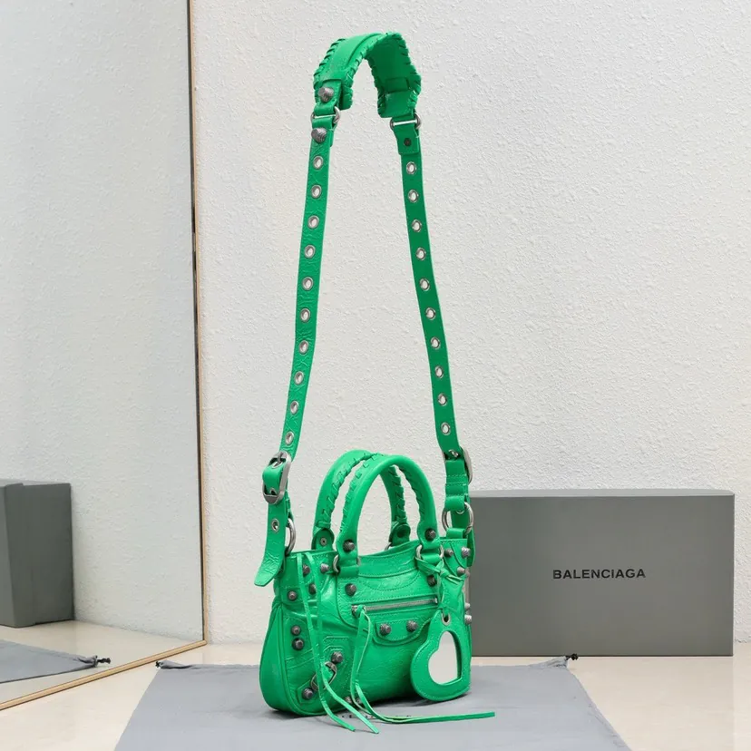 BAGA's Latest Neo Cagole Motorcycle Bag