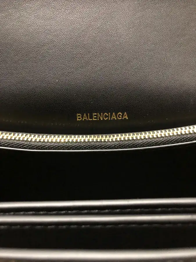 BaleNCIAG Crush Sand漏 Chain Bag